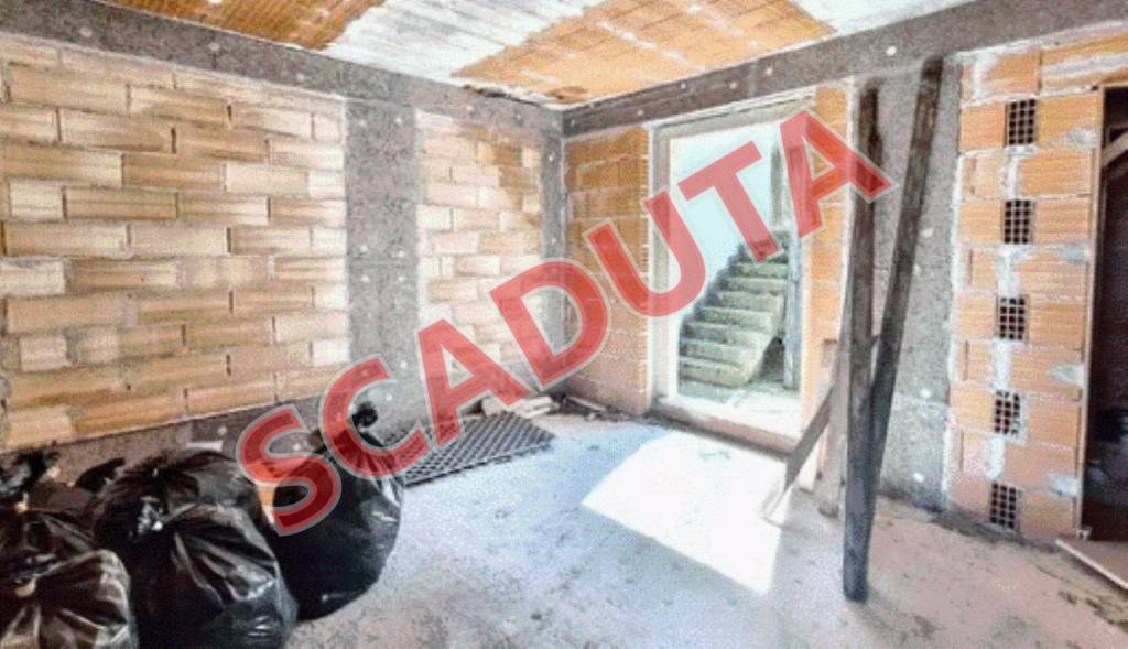 locale commerciale in vendita a Cingoli