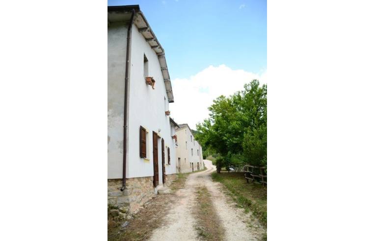 casa indipendente in vendita a Cingoli