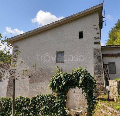 casa indipendente in vendita a Cingoli