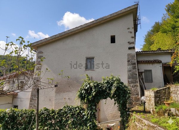 casa indipendente in vendita a Cingoli in zona Capo di Rio