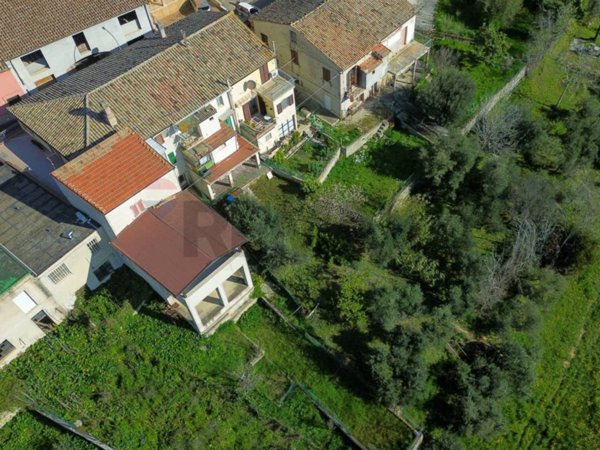 casa indipendente in vendita a Cingoli in zona Torre