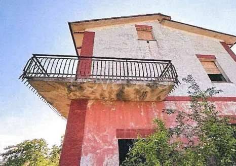 casa indipendente in vendita a Cingoli in zona Marcucci