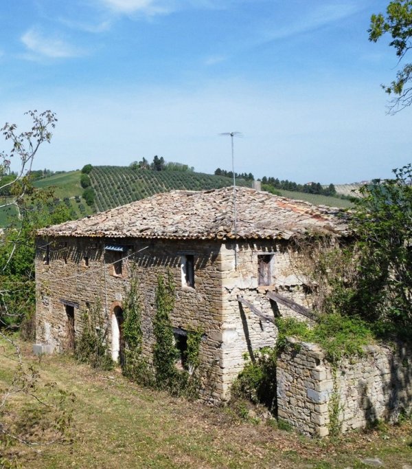 casale in vendita a Cingoli