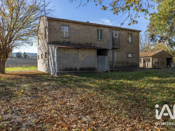 casale in vendita a Cingoli