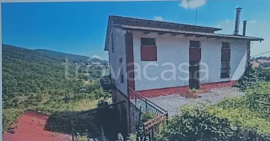 casa indipendente in vendita a Cingoli in zona Marcucci