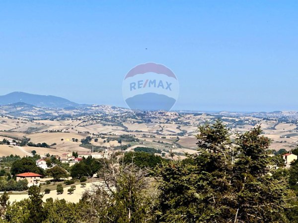 casa indipendente in vendita a Cingoli in zona Pozzo