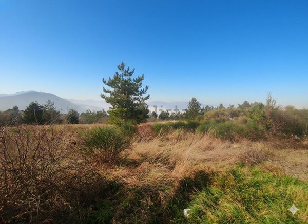 terreno edificabile in vendita a Cingoli