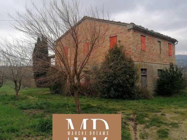 casa indipendente in vendita a Cingoli in zona Pozzo