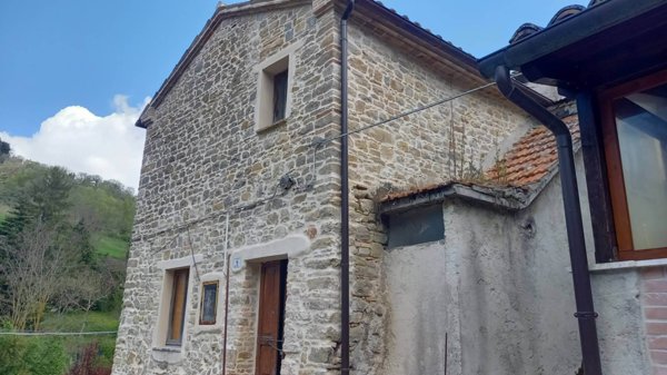casa indipendente in vendita a Cingoli in zona Torre