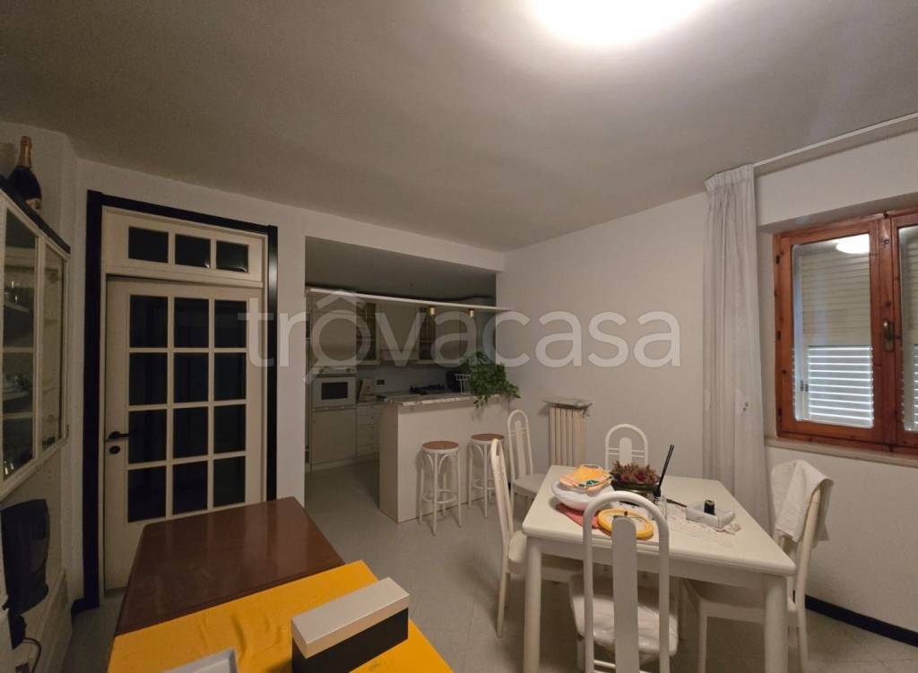 casa indipendente in vendita a Cingoli