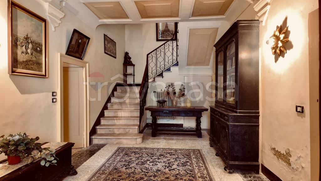 casa indipendente in vendita a Cingoli