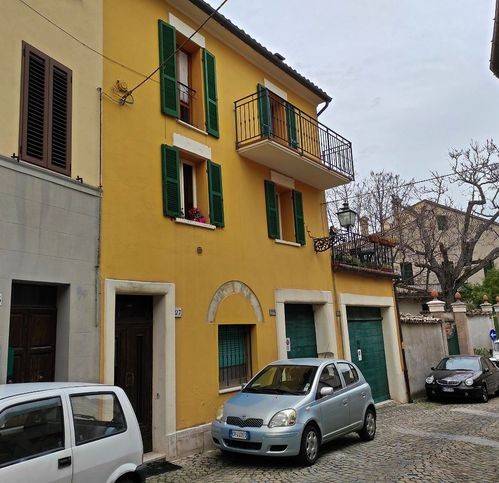 appartamento in vendita a Cingoli in zona Capo di Rio