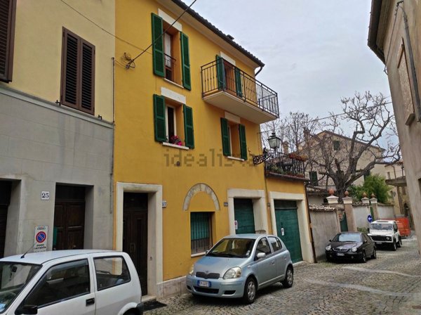 appartamento in vendita a Cingoli in zona Capo di Rio