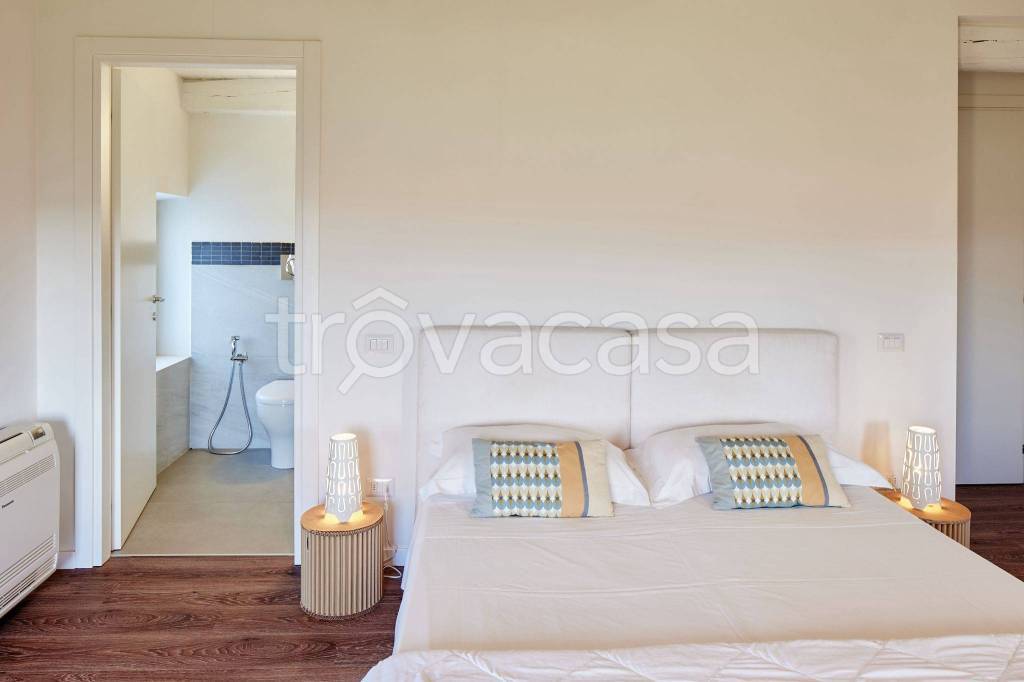 casa indipendente in vendita a Cingoli