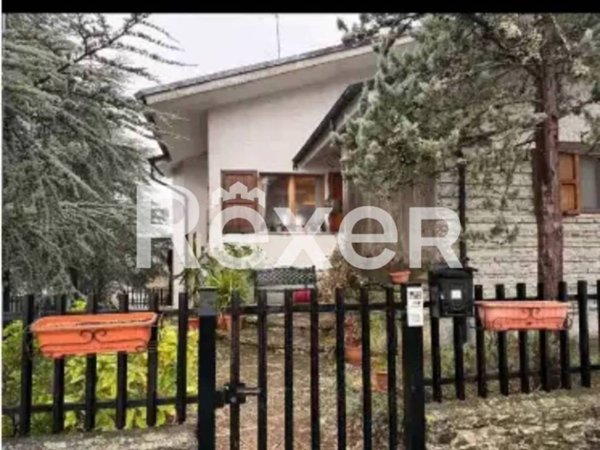 casa indipendente in vendita a Cingoli in zona Capo di Rio