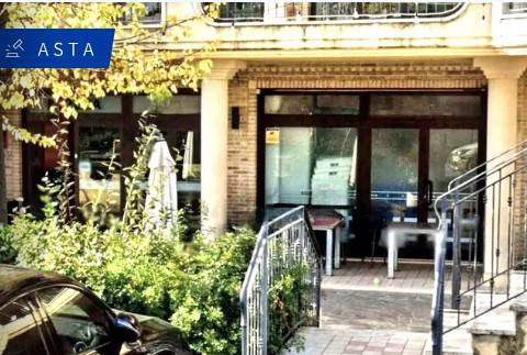 negozio in vendita a Cingoli in zona Troviggiano