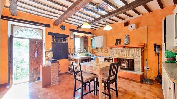 casa indipendente in vendita a Cingoli in zona Capo di Rio