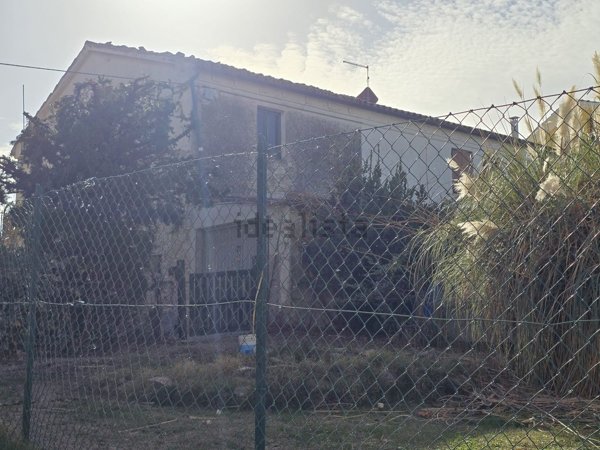 casa indipendente in vendita a Cingoli