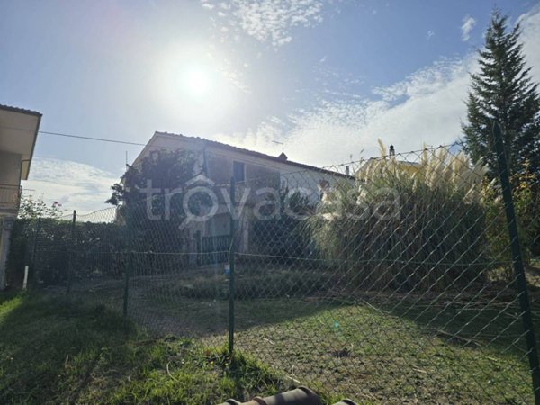 casa indipendente in vendita a Cingoli
