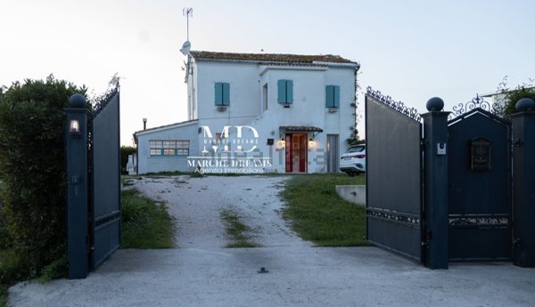 casa indipendente in vendita a Cingoli