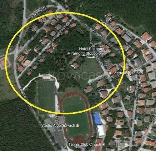 casa indipendente in vendita a Cingoli in zona Strada