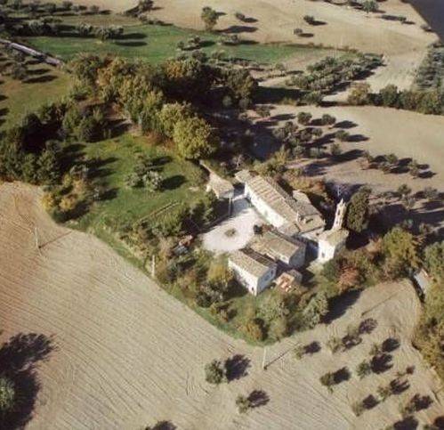 casa indipendente in vendita a Cingoli