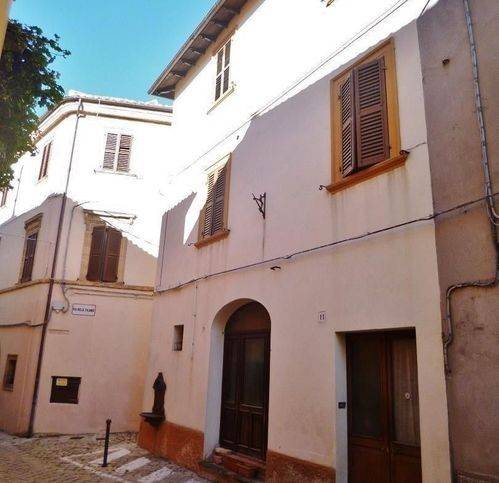 casa indipendente in vendita a Cingoli