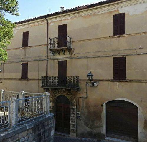 casa indipendente in vendita a Cingoli