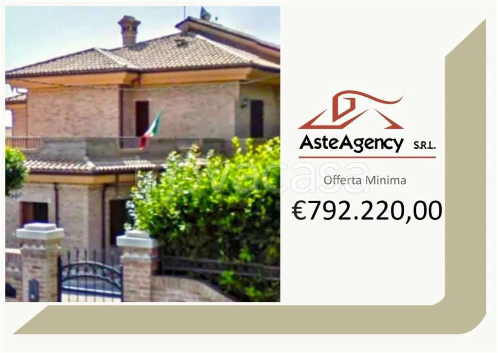 casa indipendente in vendita a Cingoli