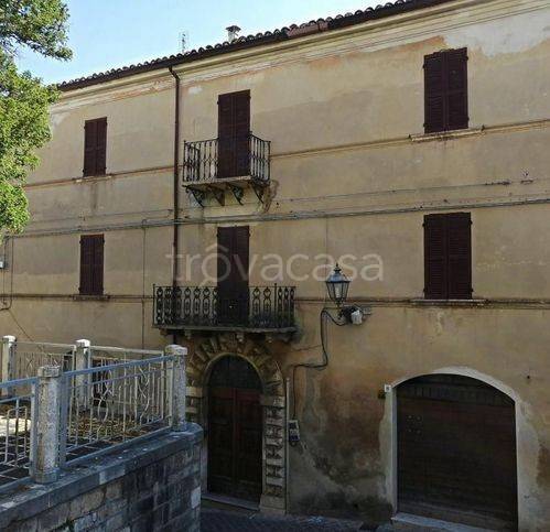 casa indipendente in vendita a Cingoli in zona Strada