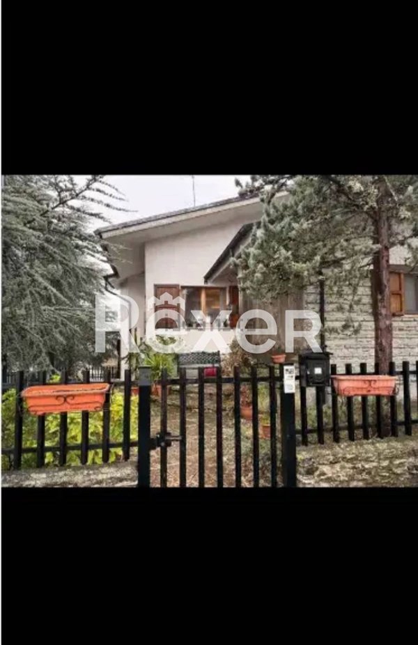 casa indipendente in vendita a Cingoli in zona Capo di Rio