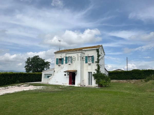 casale in vendita a Cingoli in zona Torrone