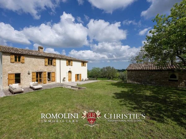 casa indipendente in vendita a Cingoli