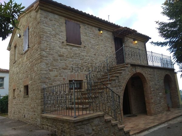 casa indipendente in vendita a Cingoli in zona Santa Maria del Rango