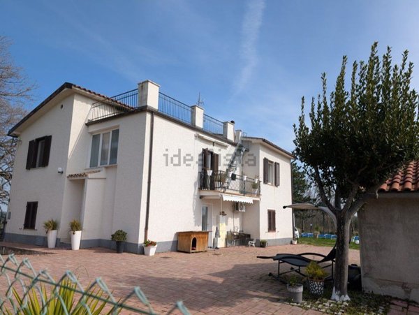 casa indipendente in vendita a Cingoli in zona Capo di Rio