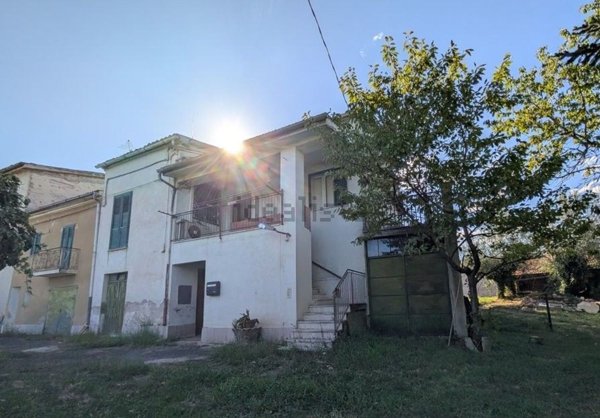 casa indipendente in vendita a Cingoli in zona Capo di Rio