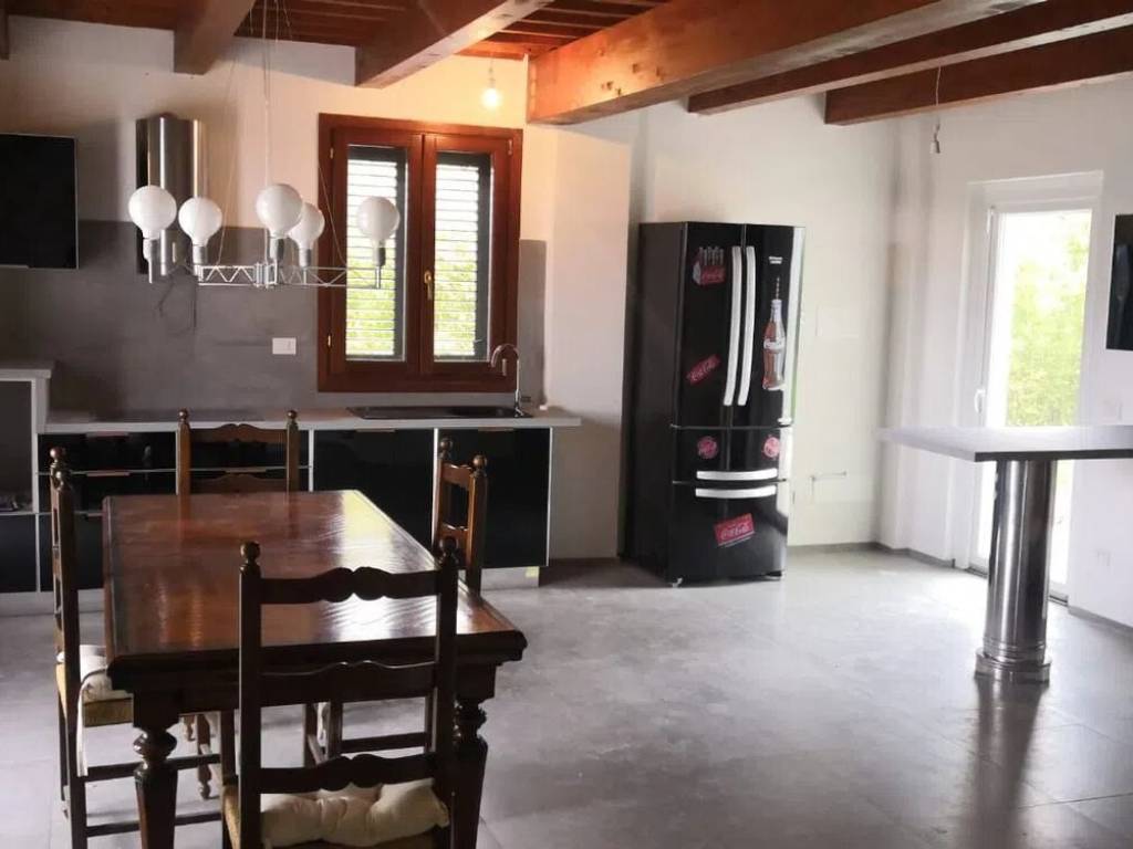 casa indipendente in vendita a Cingoli in zona Saltregna