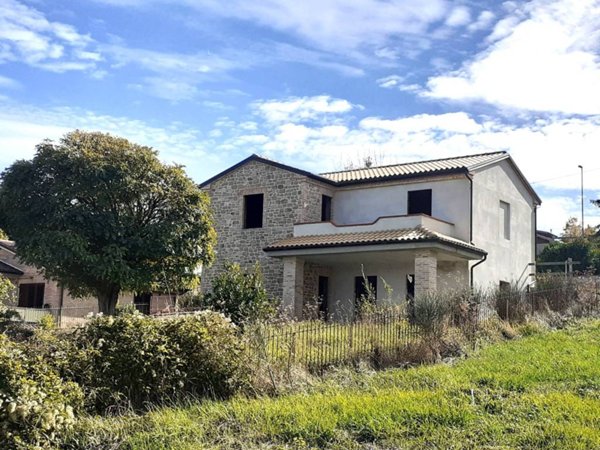 casa indipendente in vendita a Cingoli in zona Capo di Rio
