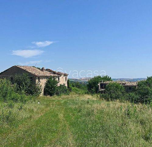 casale in vendita a Cingoli in zona Strada