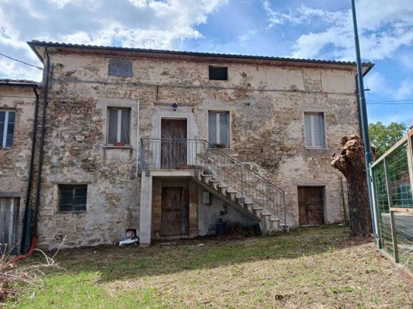 casa indipendente in vendita a Cingoli in zona Torre