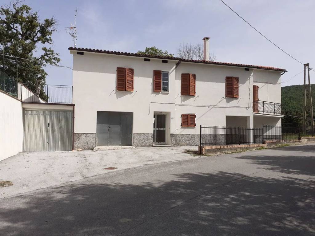 casa indipendente in vendita a Cingoli in zona Castel Sant'Angelo
