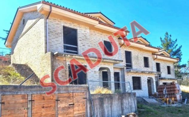 casa indipendente in vendita a Cingoli