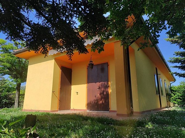 casa indipendente in vendita a Cingoli in zona Capo di Rio