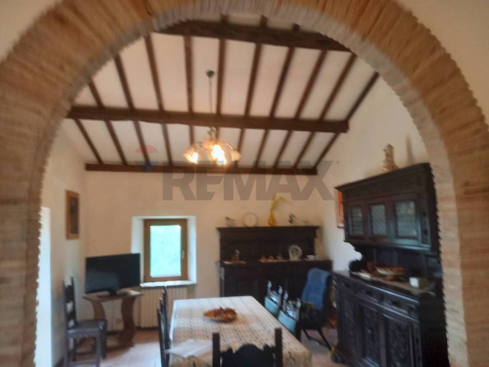 casale in vendita a Cingoli in zona Avenale
