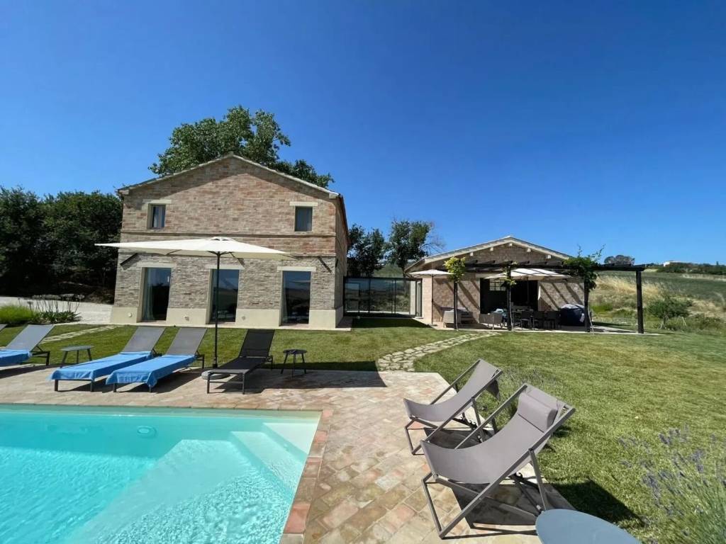 casa indipendente in vendita a Cingoli in zona Capo di Rio
