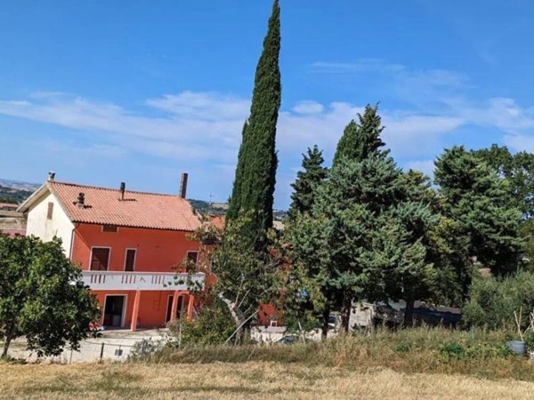 casa indipendente in vendita a Cingoli in zona Capo di Rio