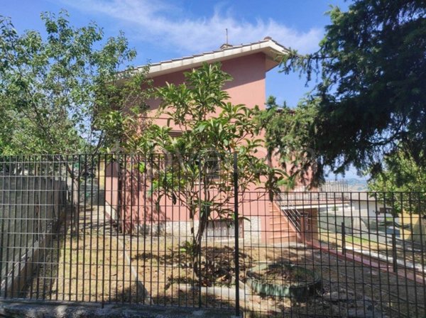 casa indipendente in vendita a Cingoli in zona Capo di Rio