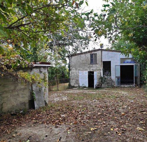 casa indipendente in vendita a Cingoli