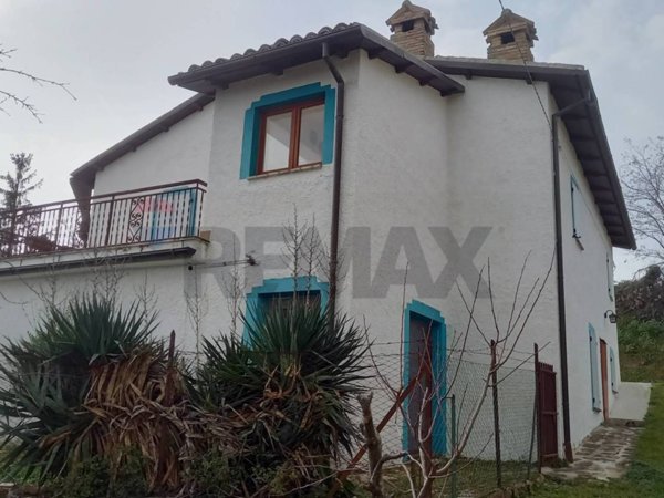 casale in vendita a Cingoli in zona Avenale