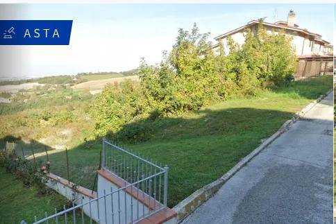 terreno edificabile in vendita a Cingoli in zona Capo di Rio